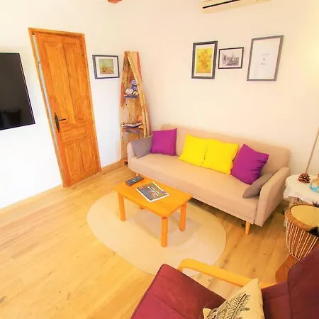 V&v Lloret-villa Suecia: Mountain View Casita With Air Conditioning Lloret de Mar